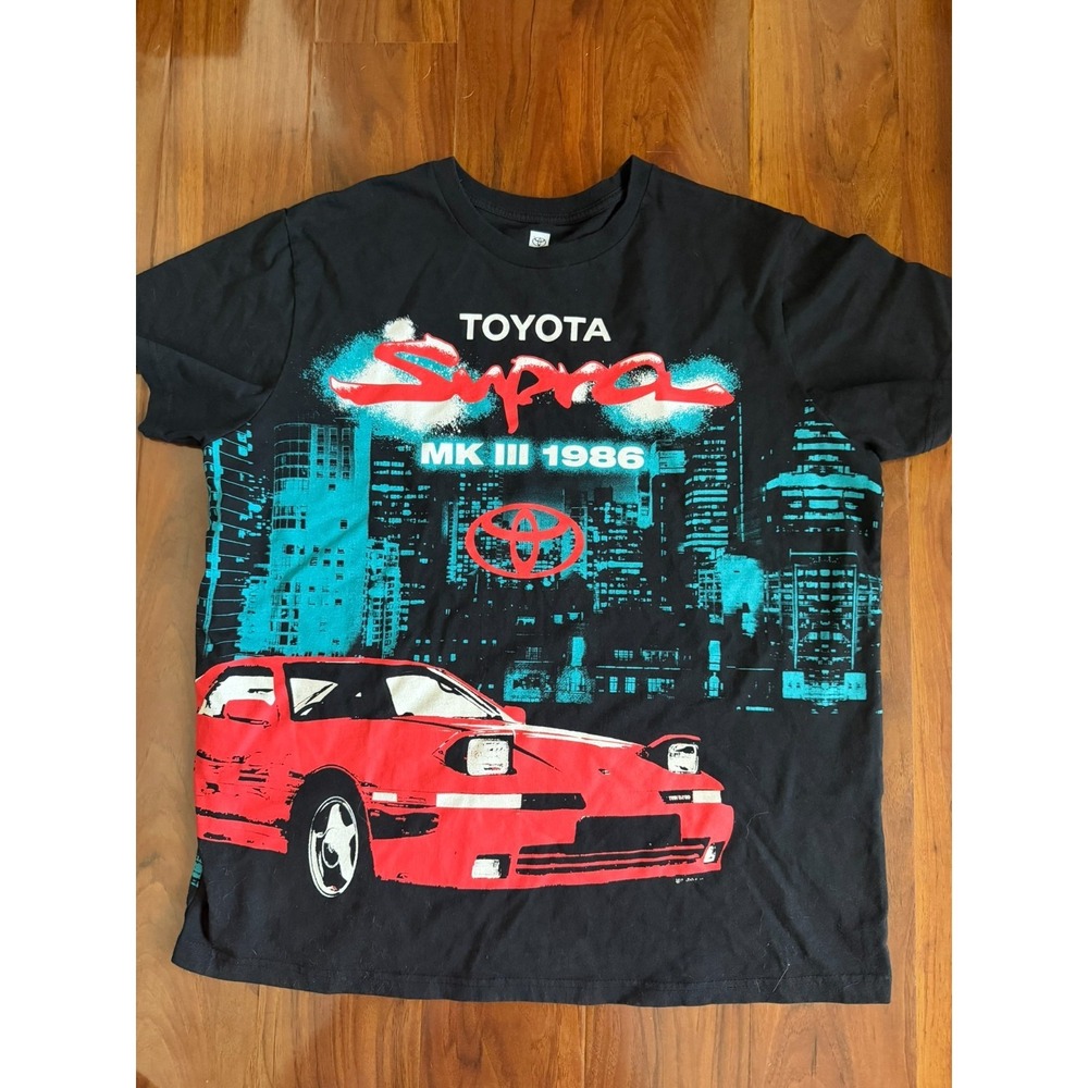 Toyota Supra MK III 1986 T-Shirt Size 2XL Red JDM Retro Cityscape Graphic Tee